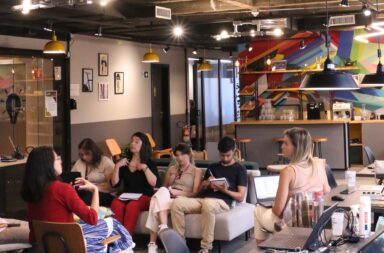 Espaço de coworking moderno