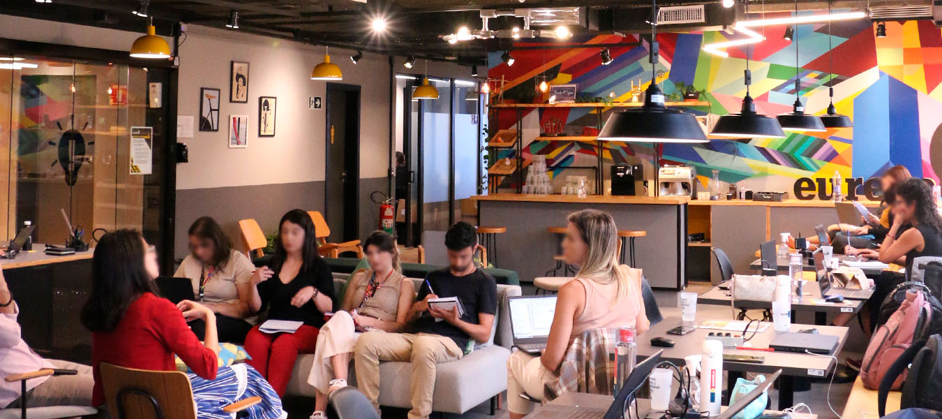 Espaço de coworking moderno